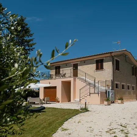 דירה Fattoria Cerqua And מונטגרנרו