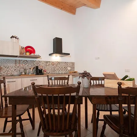 Fattoria Cerqua And * מונטגרנרו